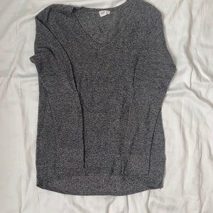 V neck sweater - Size M